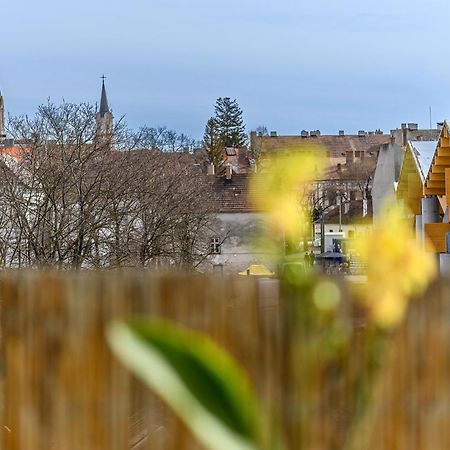 Market Apartman Шопрон Экстерьер фото